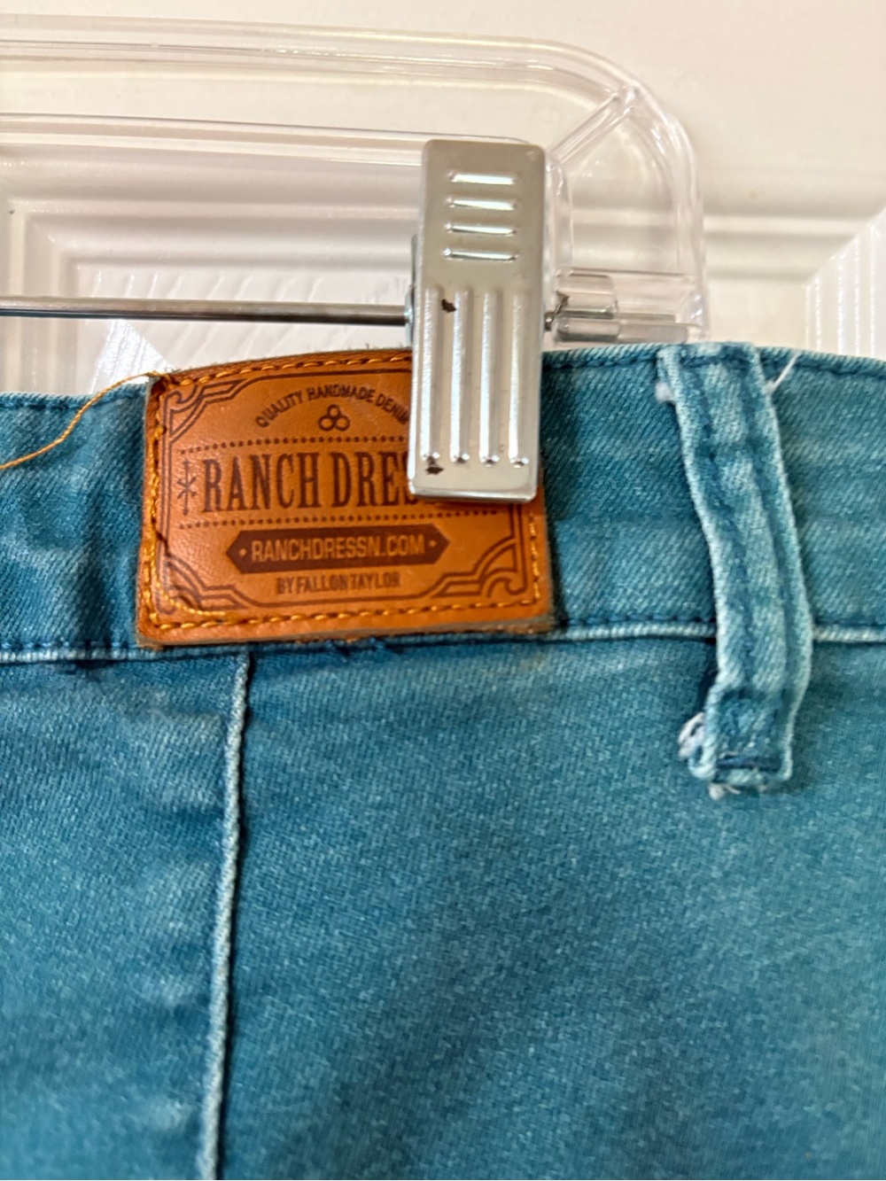 Ranch Dress’n Jade Turquoise Cowhide Print Superflare Stretchy Jeans Size 14 - Picture 9 of 14